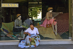 Picture of Prada, 10 Avenue Montaigne, Paris